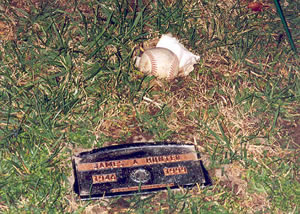 Catfish Hunter grave - 1999